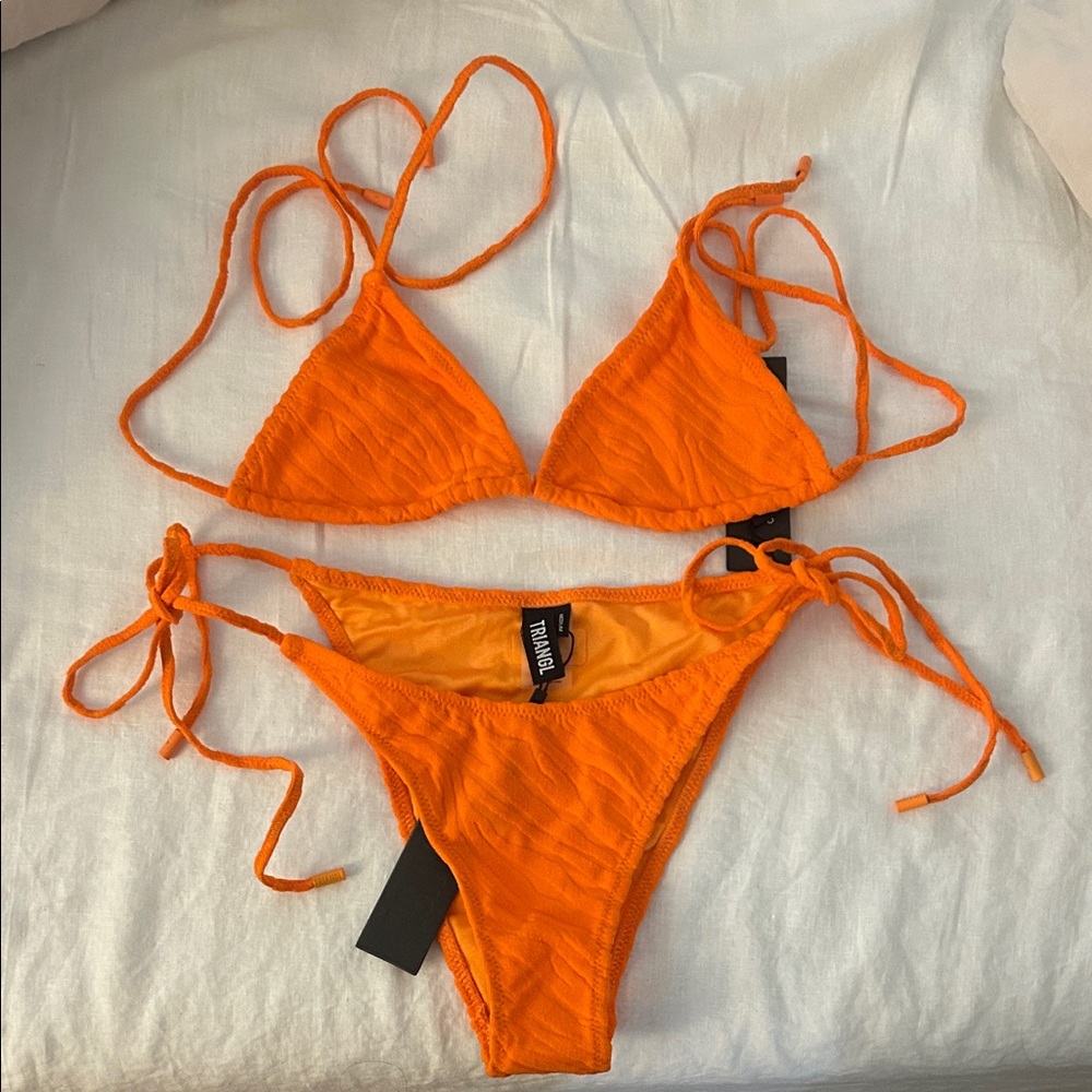 Triangl Orange Bikini Set